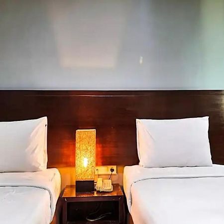 N1 Hotel Tanah Abang Jakarta Exterior photo